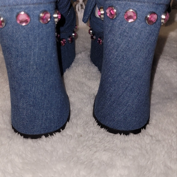 Sugar Thrillz Strike A Pose Denim Platforms - Picture 7 of 10